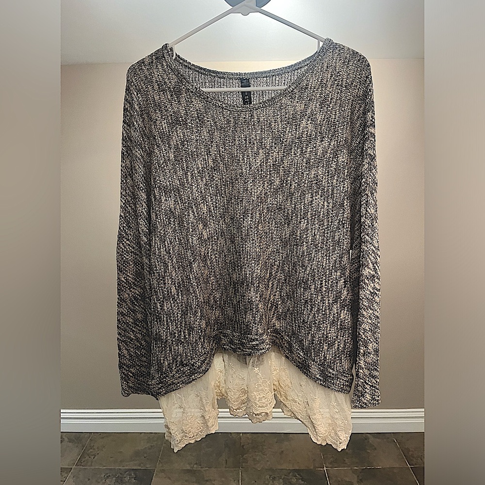 Design Lab Knit/Lace Sweater Large